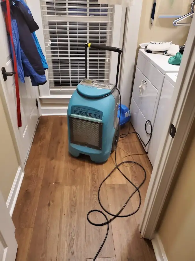 Commercial dehumidifier deployed for Flood Damage Cleanup in Evanston